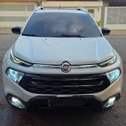 FIAT TORO 2.4 16V MULTIAIR FLEX VOLCANO AT9 FIAT TORO 2.4 16V MULTIAIR FLEX VOLCANO AT9